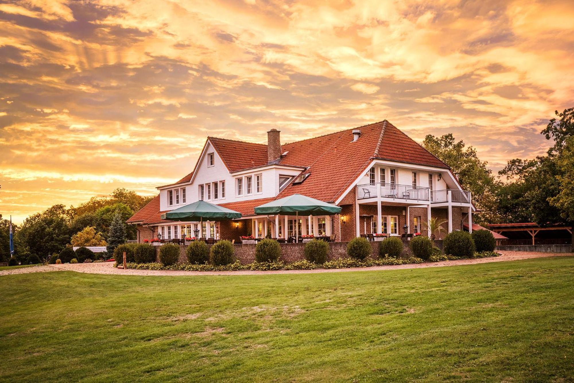 Hotel Reindahls Wilkendorf エクステリア 写真